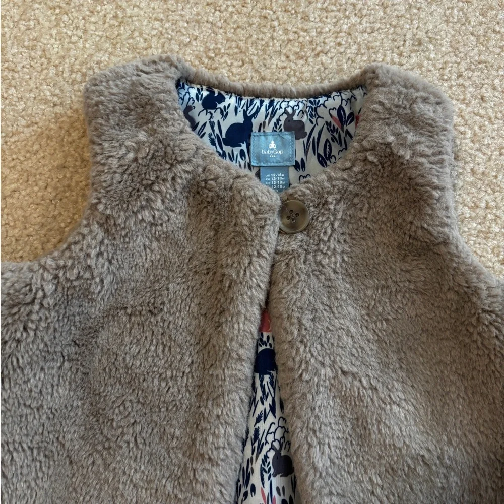 GAP Faux Fur Vest Size 12-18 Months